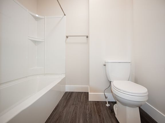 4th image of 745 Wolseley Ave #10