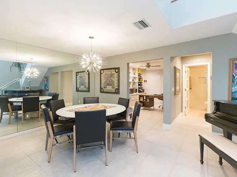 2020 W Dekle Ave #C — Photo 13