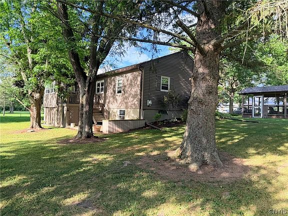 4th image of 3276 Walker Rd