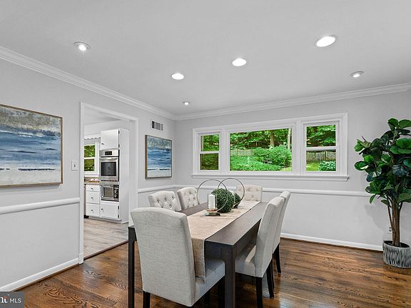 3rd image of 6425 Lakeview Dr