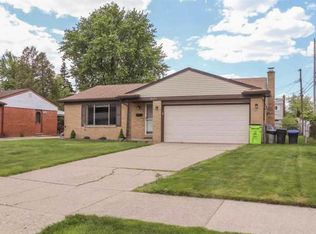 38453 Tottenham Rd, Sterling Heights, MI 48312