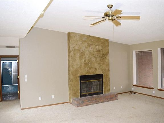 3rd image of 11731 Sorrento Ln