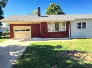 1341 Maple Dr, Circleville, OH 43113