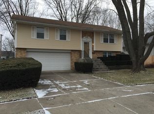 407 Krause Ave, Streamwood, IL 60107