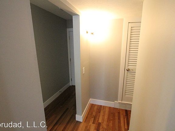 4th image of 428 N 40th St APT 6