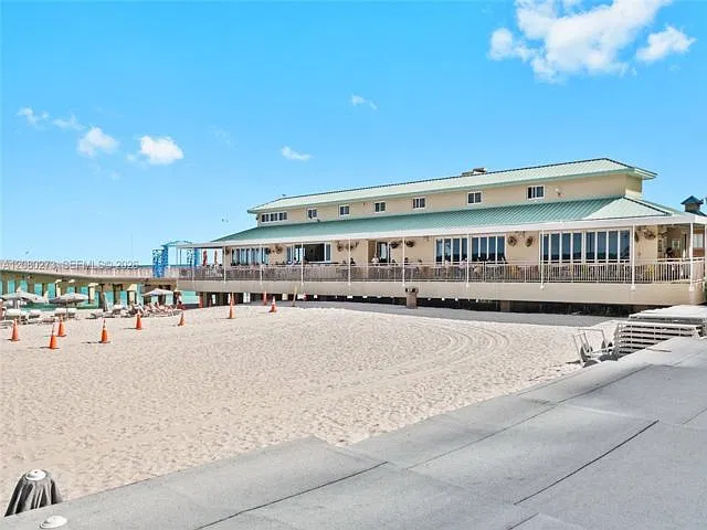 2 bed, 2.0 bath, $6,750 — Photo 4