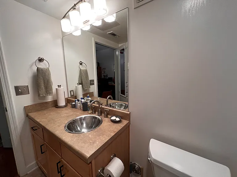 2020 5th Ave S #337 — Photo 16