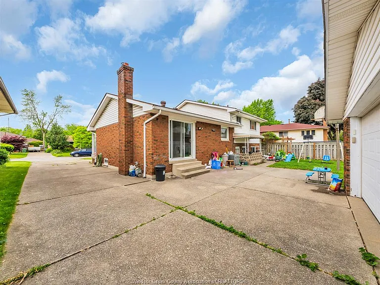 2976 Buttery Ct #LOWER — Photo 2
