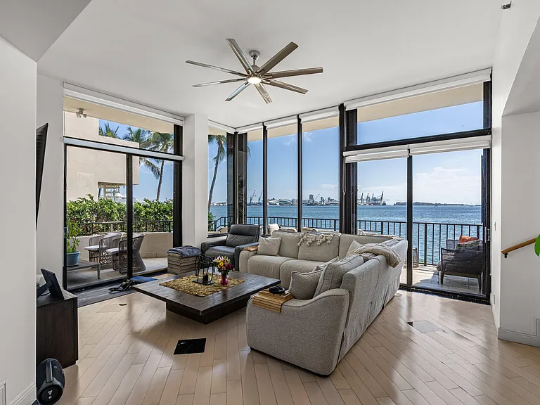 520 Brickell Key Dr #A200 — Photo 7