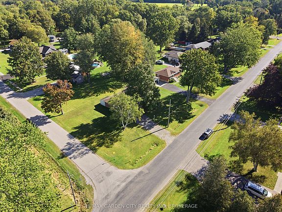 2nd image of 125 Inman Rd