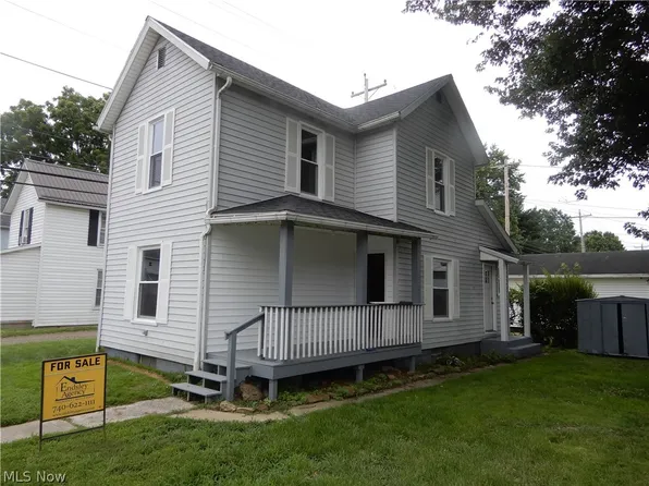 645 Alder St, Coshocton, OH 43812