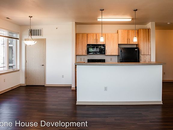 4th image of 8119 Mayo Dr APT 201