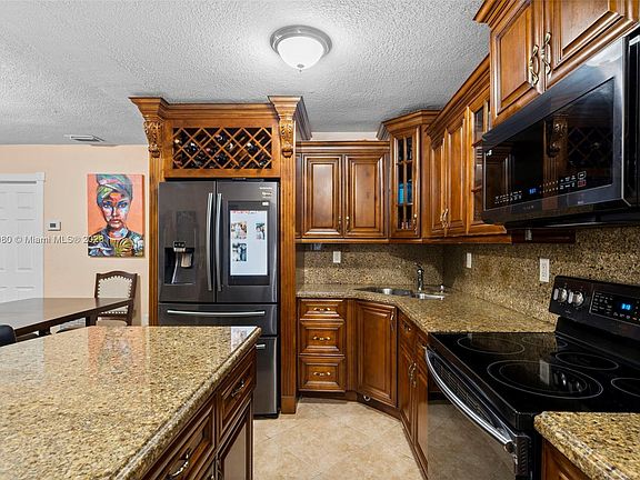 5th image of 21307 NW 40th Circle Ct