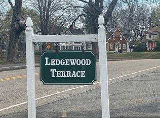 17 Sinai Cir APT D9, Chelmsford, MA 01824