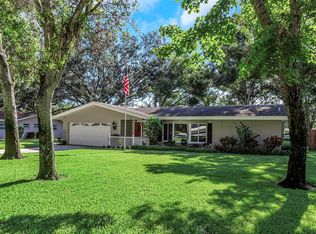 711 Forest Glen Rd, Clearwater, FL 33765