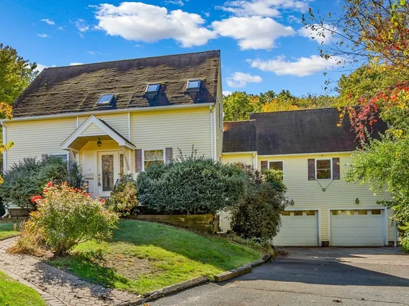 56 Country Ln, Marlborough, MA 01752