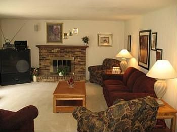 5th image of 44701 Leslie Ln