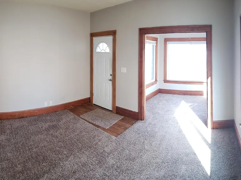 43 McKinley Pl N — Photo 4