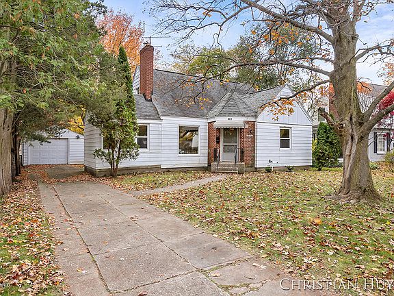 2nd image of 2060 Gorham Dr SE