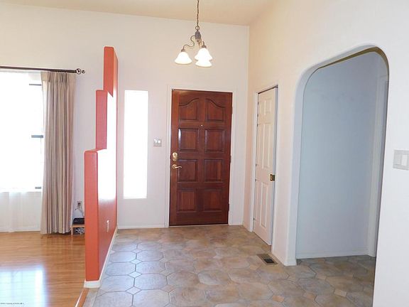3rd image of 4768 Sunrise Cir
