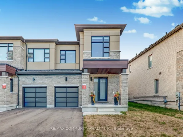 124 Ogston Cres, Whitby, ON L1P 0H3
