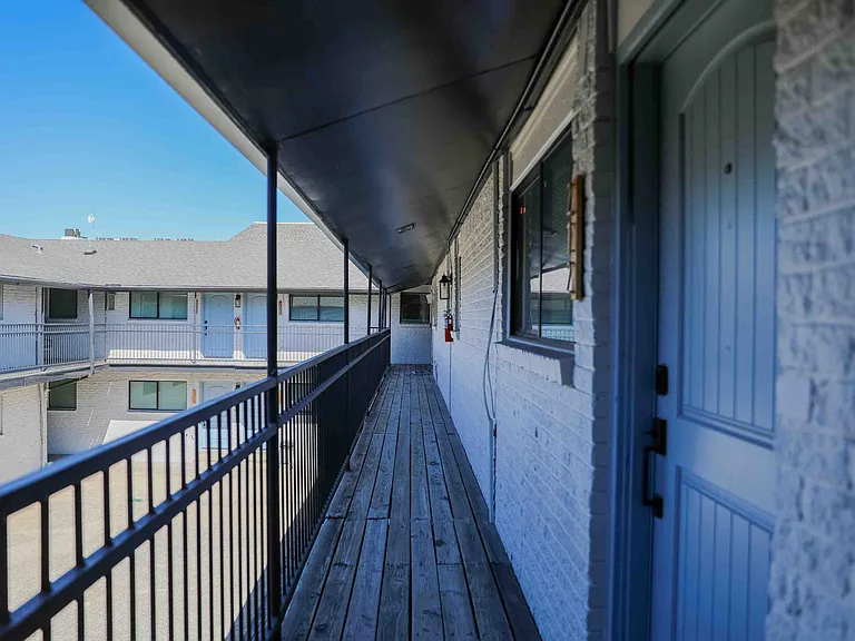 Pergola at Bishop Ridge — Photo 9
