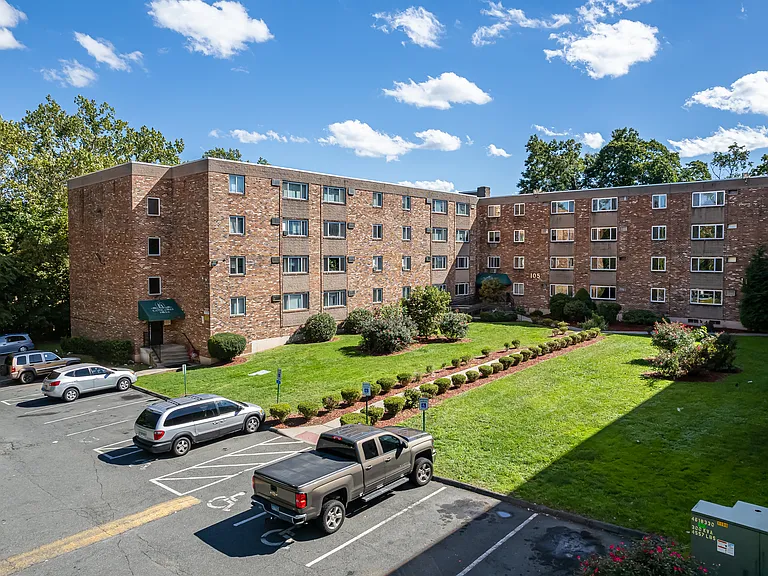Concord Hills Apartments — Photo 1