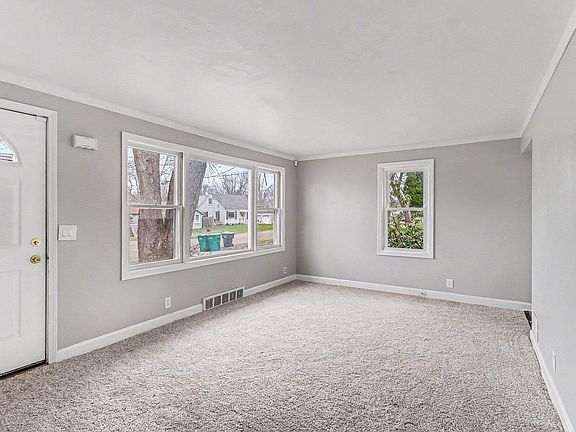 4th image of 1920 Eckener Dr