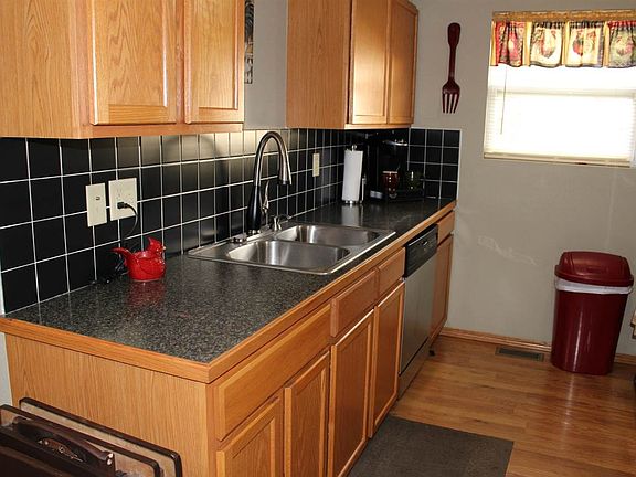 5th image of 602 E 7th Ave