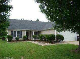 549 Covington Ridge Rd, Winston Salem, NC 27107