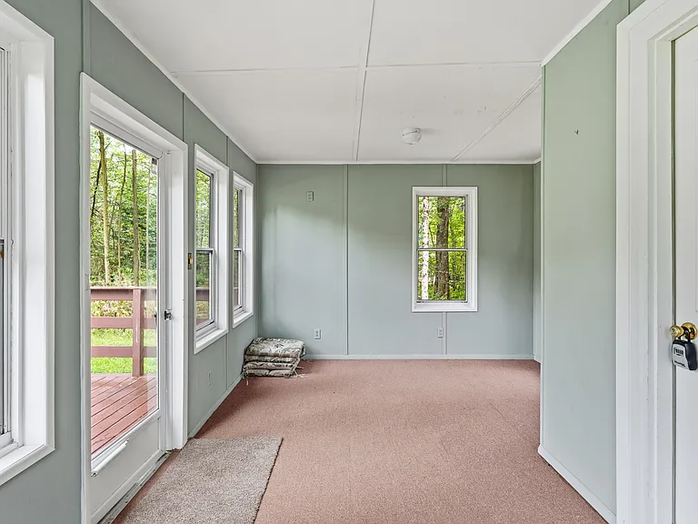 253 Thomas Rd — Photo 19