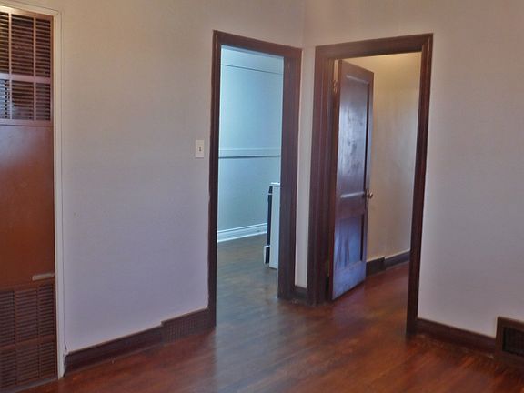 5th image of 1320 S Rockford Ave APT 4