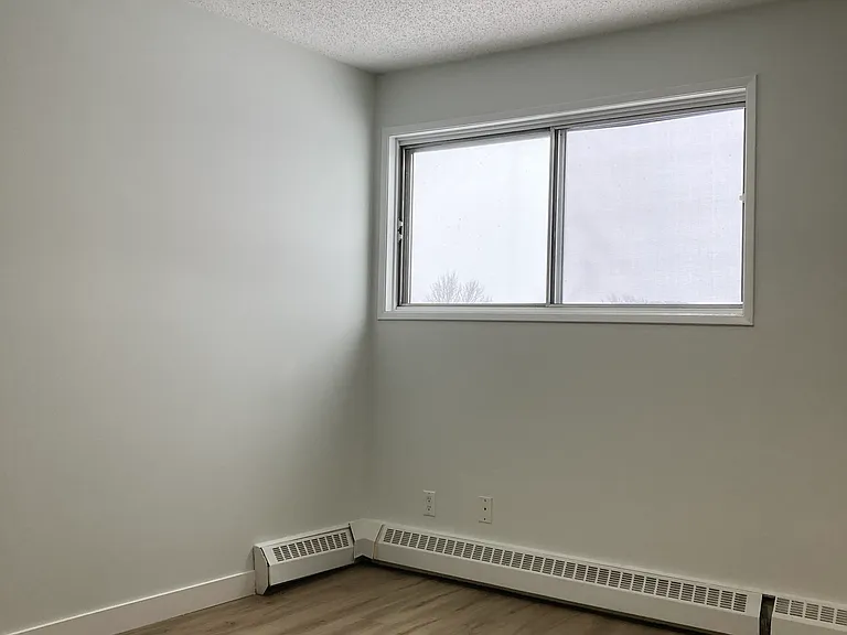 4 Hooper Cres NW — Photo 39