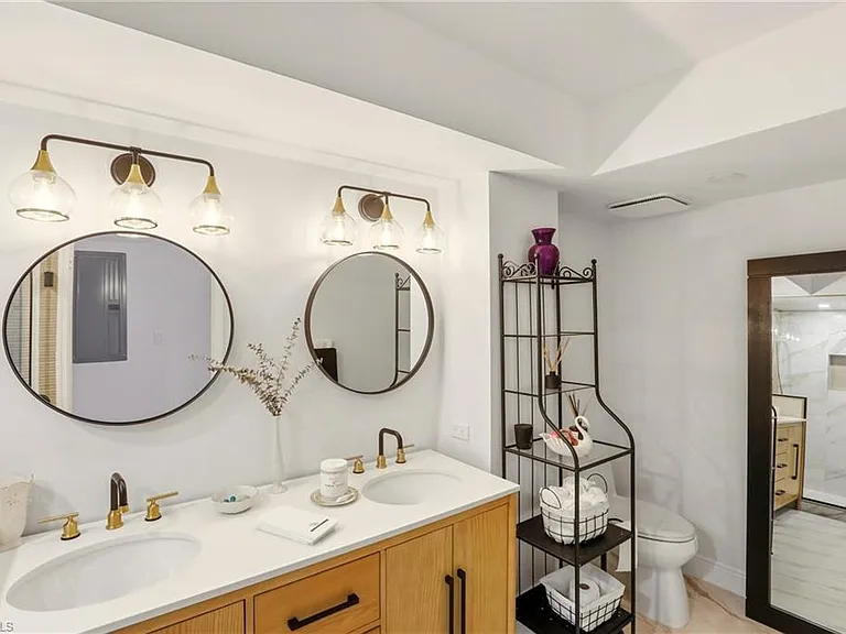 4551 Gulf Shore Blvd N #1500 — Photo 35
