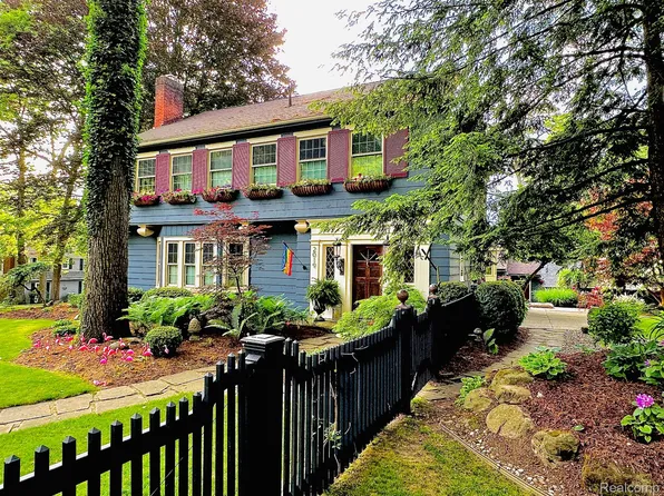 2019 Parkwood Way, Jackson, MI 49203