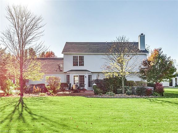 3rd image of 251 Baronsway Dr
