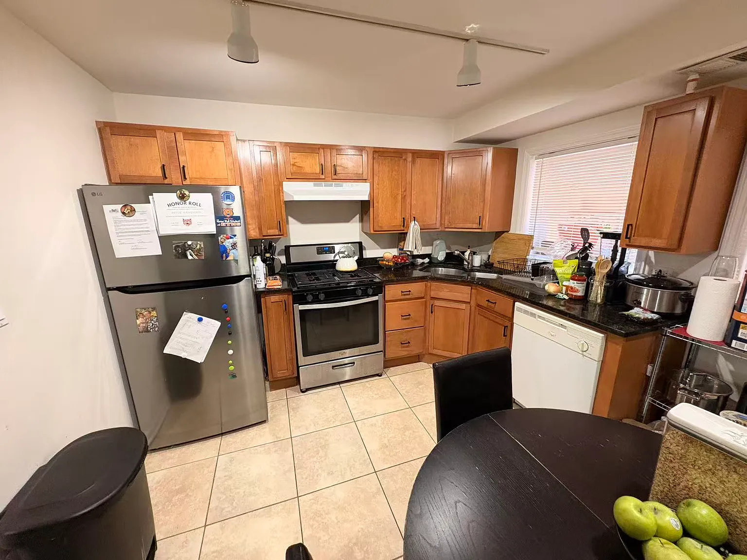 3 bed, 1150 sqft, $2,700 — Photo 4