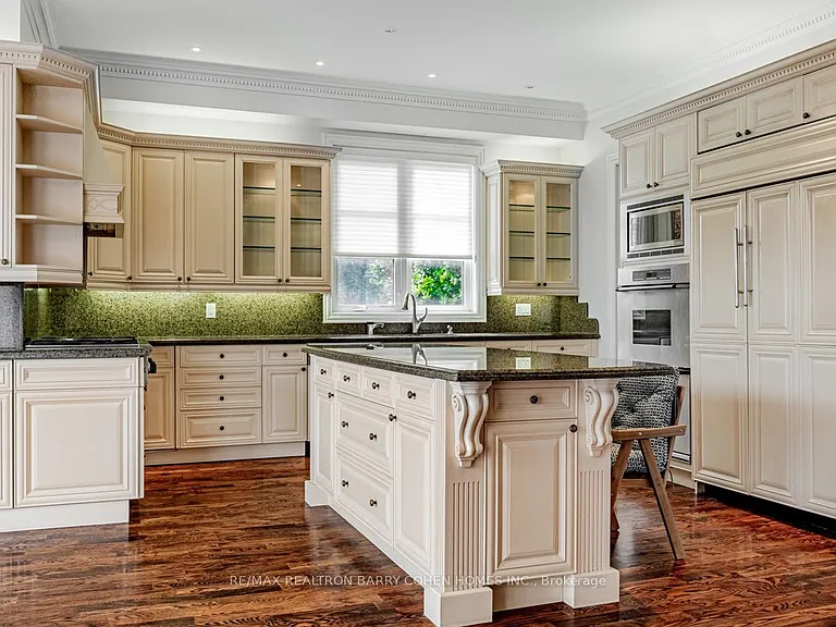 8 York Rd — Photo 13