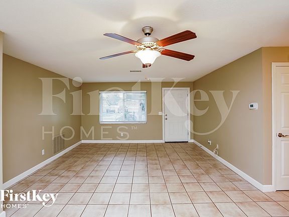 3rd image of 2310 Nellie St