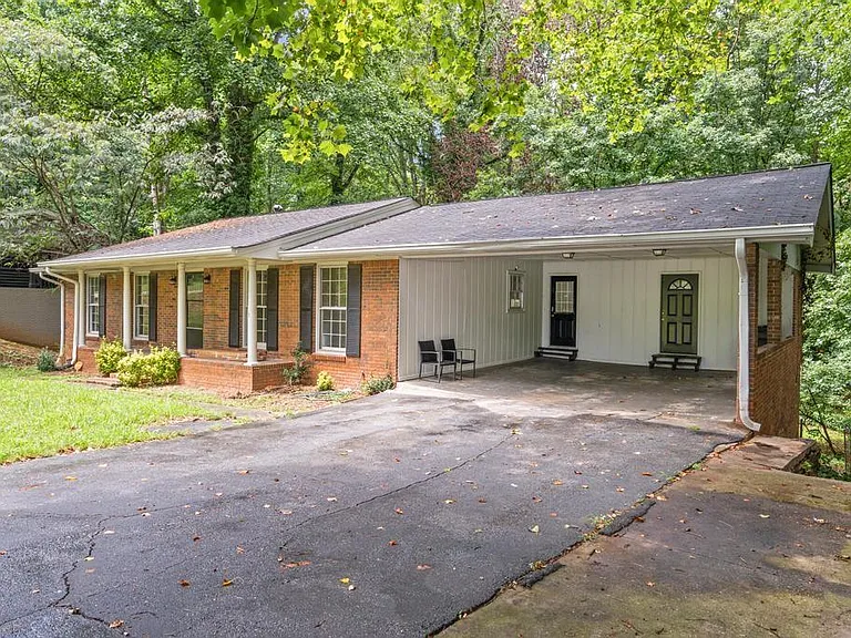 246 Barbara Ln SW — Photo 4