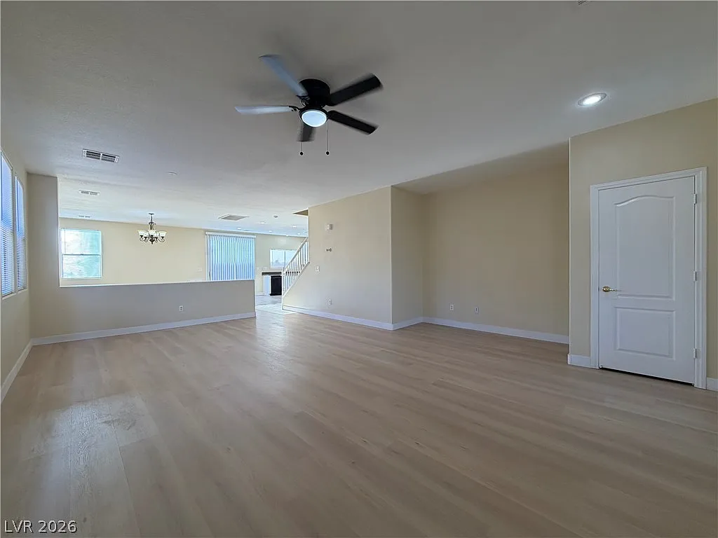 5 bed, 3.0 bath, 2748 sqft, $2,650 — Photo 3