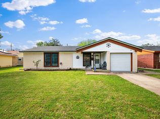 333 Sparks Dr, Grand Prairie, TX 75051