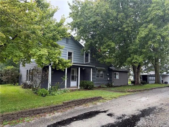 8923 National Rd, Brookville, OH 45309