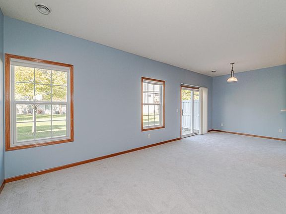 5th image of 8030 Stratford Cir S