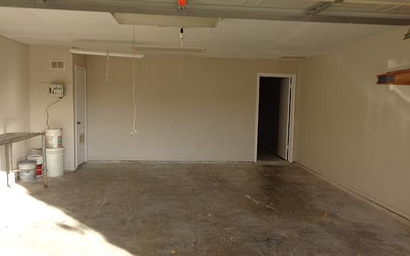 5th image of 2200 Jackson Cir
