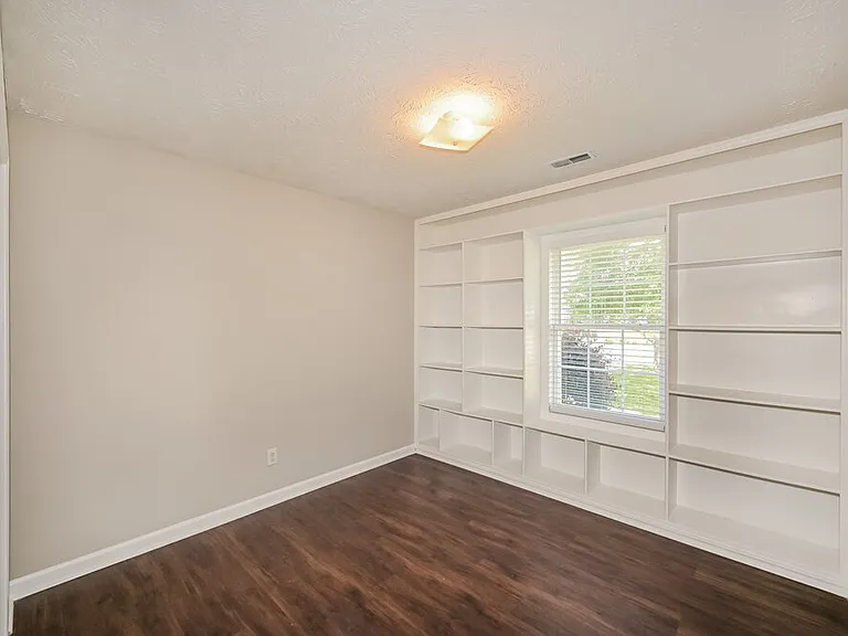 10007 Nevada Ave — Photo 13