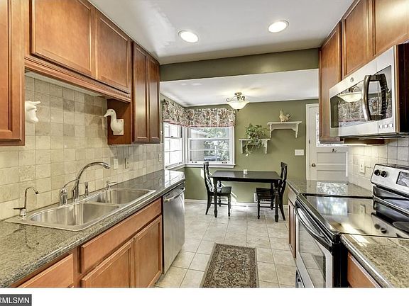 4th image of 3104 Roosevelt St NE