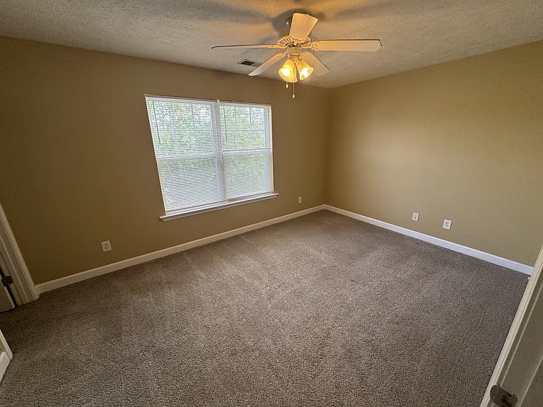 915 Tapoco Ct — Photo 7