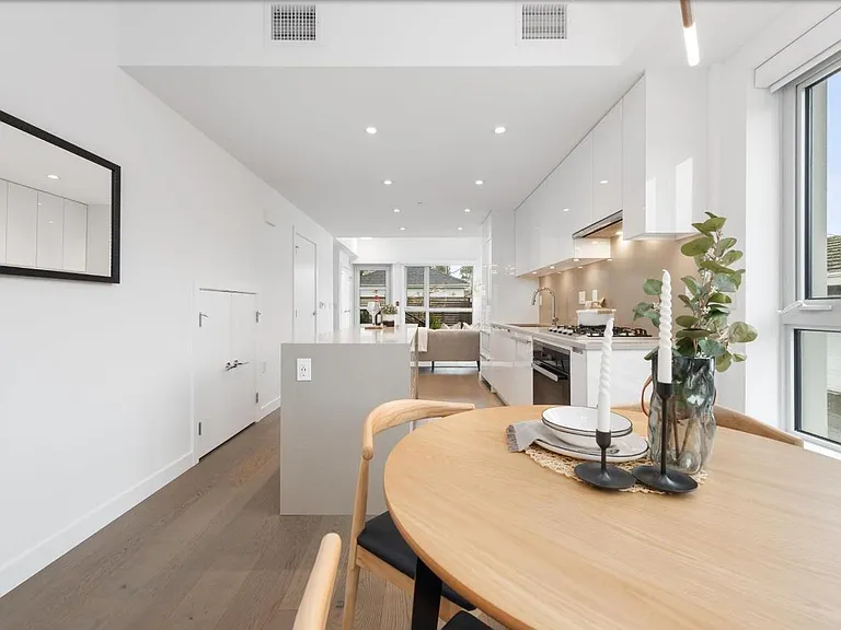 6308 Cambie St — Photo 10