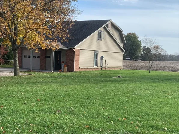 607 W 7th St, Pana, IL 62557